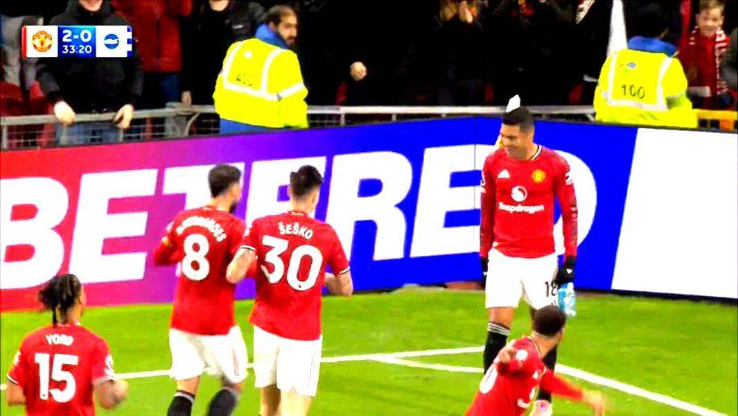 卡塞米罗获拉爵起立鼓掌致敬！曼联中场新战术揭秘，阿莫林仍必须买后腰